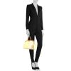 Louis Vuitton Brea handbag  in cream color patent leather  and natural leather - Detail D1 thumbnail