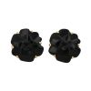 Pendientes con clip Chanel Camelia modelo grande de oro amarillo y ónix - 00pp thumbnail
